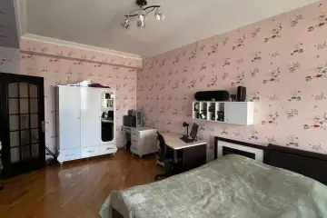 Satılır Yeni Tikili Elmler Akademiyasıda
