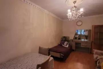 Satılır Köhnə Tikili Bakıxanovda