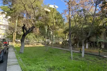 Satılır Köhnə Tikili Bakıda