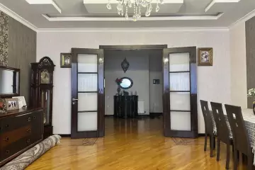 Satılır Yeni Tikili Ağ şəhər Kompleksində