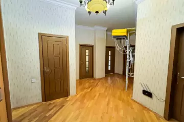 Satılır Yeni Tikili Elmler Akademiyasıda