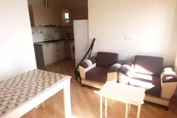 Satılır Yeni Tikili Elmler Akademiyasıda