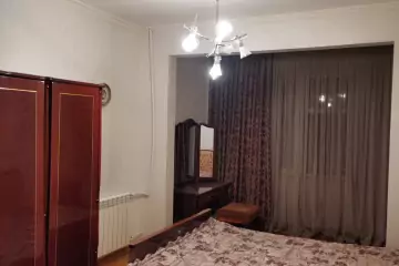 Satılır Köhnə Tikili Bakı Kinoteatrıda