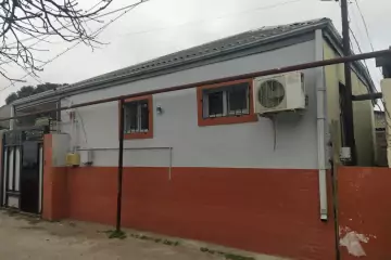 Satılır Həyət Evi Bakıxanovda 