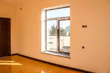 Satılır Bağ Evi Buzovnada