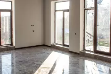 Satılır Bağ Evi Buzovnada