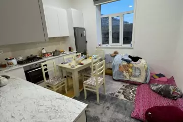 Satılır Həyət Evi Buzovnada