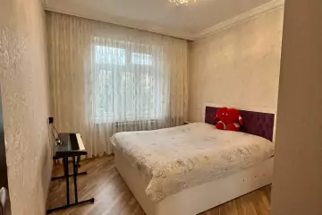 Satılır Köhnə Tikili Bakıxanovda