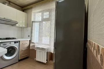 Satılır Köhnə Tikili Bakı Kinoteatrıda
