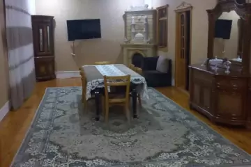 Satılır Həyət Evi əmircanda 