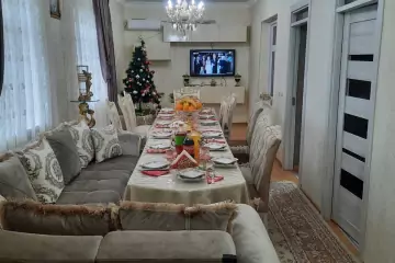 Satılır Həyət Evi Venesiya şadlıq Sarayıda