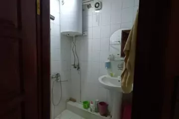 Satılır Köhnə Tikili 8-ci Kilometrdə
