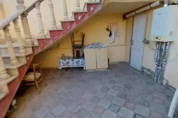 Satılır Həyət Evi Bakıda