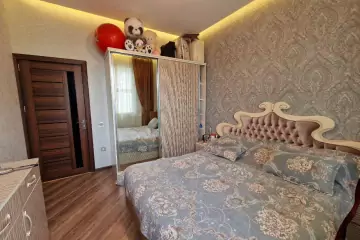 Satılır Yeni Tikili Ukraniya Dairəsida