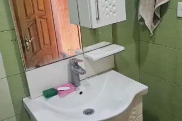 Satılır Köhnə Tikili Bakı Kinoteatrıda