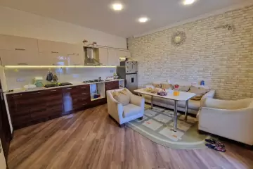 Satılır Yeni Tikili Ukraniya Dairəsida
