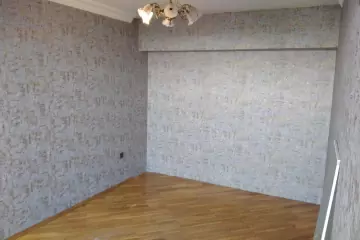 Satılır Köhnə Tikili Nəsimi Bazarında