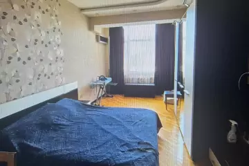 Satılır Yeni Tikili 1-ci Mikrorayonda