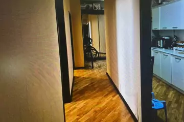 Satılır Yeni Tikili 1-ci Mikrorayonda