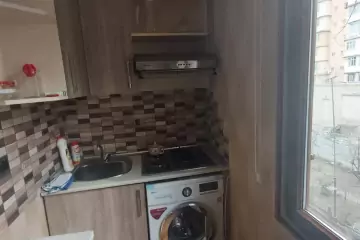 Satılır Köhnə Tikili Elmler Akademiyasıda