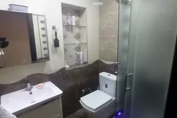Satılır Köhnə Tikili Elmler Akademiyasıda