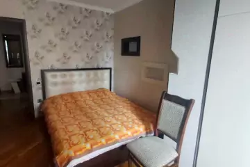 Satılır Köhnə Tikili Elmler Akademiyasıda
