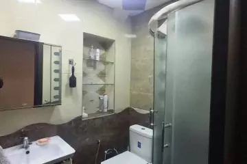 Satılır Köhnə Tikili Elmler Akademiyasıda