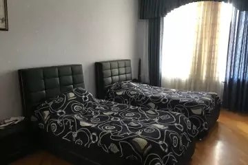 Satılır Yeni Tikili Elmler Akademiyasıda