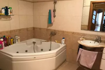 Satılır Yeni Tikili Elmler Akademiyasıda