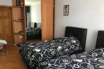 Satılır Yeni Tikili Elmler Akademiyasıda