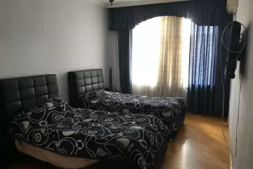Satılır Yeni Tikili Elmler Akademiyasıda