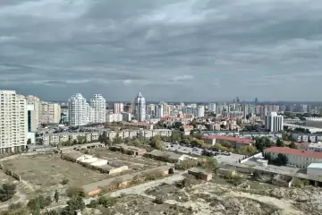 Satılır Köhnə Tikili Elmler Akademiyasıda