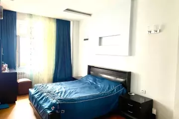 Satılır Yeni Tikili Elmler Akademiyasıda