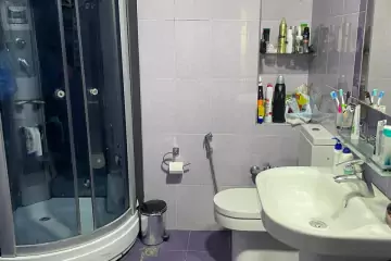 Satılır Yeni Tikili Elmler Akademiyasıda