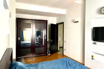 Satılır Yeni Tikili Elmler Akademiyasıda