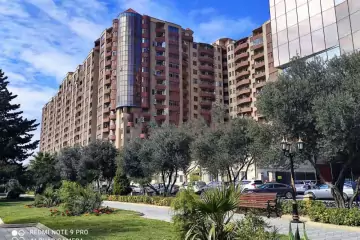 Satılır Yeni Tikili Ağ şəhər Kompleksində