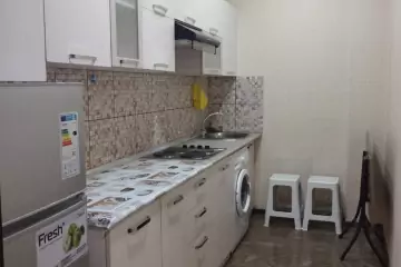 Satılır Yeni Tikili Ağ şəhər Kompleksində