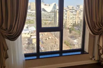 Satılır Yeni Tikili Heydər əliyev Mərkəzində