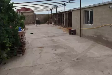Satılır Həyət Evi Binədə