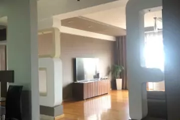 Satılır Yeni Tikili şərq Bazarında