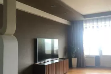 Satılır Yeni Tikili şərq Bazarında