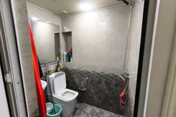 Satılır Köhnə Tikili Yasamalda