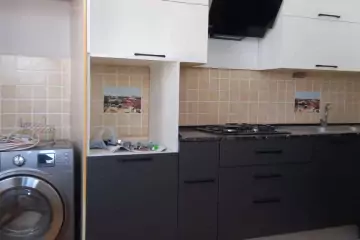 Satılır Yeni Tikili Elmler Akademiyasıda