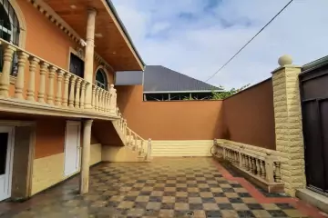 Satılır Həyət Evi Bakıda
