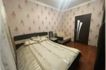 Satılır Köhnə Tikili 8-ci Kilometrdə
