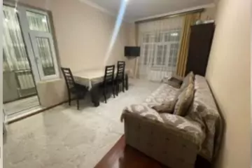 Satılır Köhnə Tikili 8-ci Kilometrdə