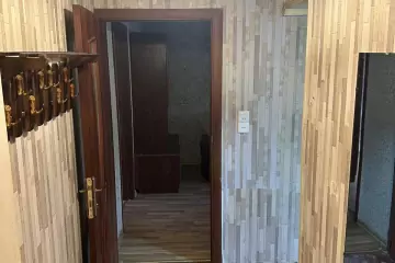 Satılır Köhnə Tikili 8-ci Kilometrdə
