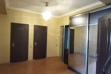 Satılır Köhnə Tikili Yasamalda