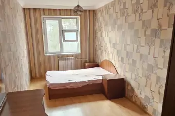 Satılır Köhnə Tikili 8-ci Kilometrdə
