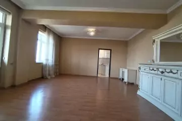 Satılır Köhnə Tikili Yasamalda
